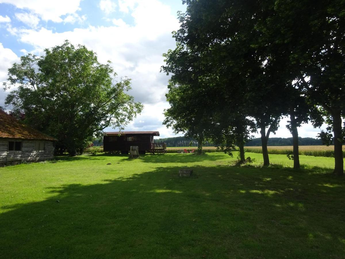 La Ferme De L'Isle Et Sa Roulotte Bed and Breakfast Avaray Exteriör bild